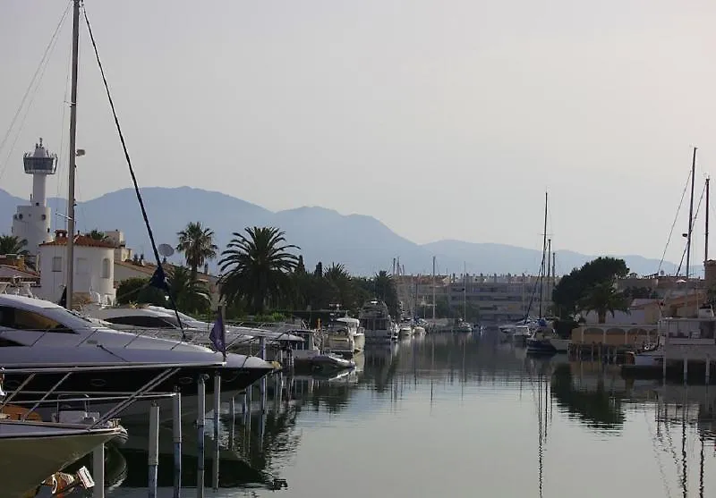 Apartaments Comte D'Empuries Empuriabrava Spain